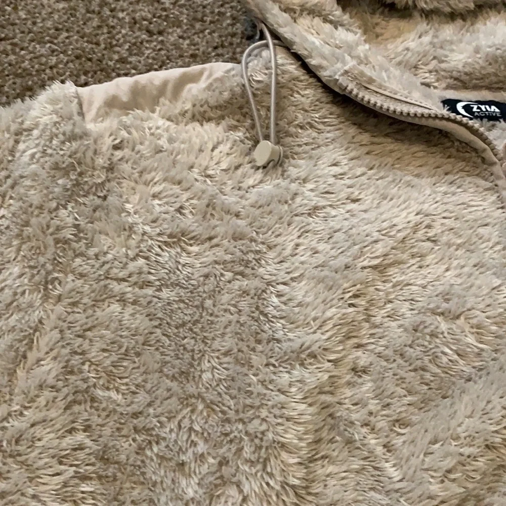 Zyia Sherpa Jacket - Picture 3 of 4